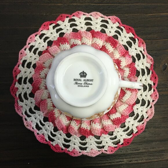 Royal Albert 'Congratulations 50th' Gold Filigree Porcelain Teacup & Saucer - Picture 8 of 11